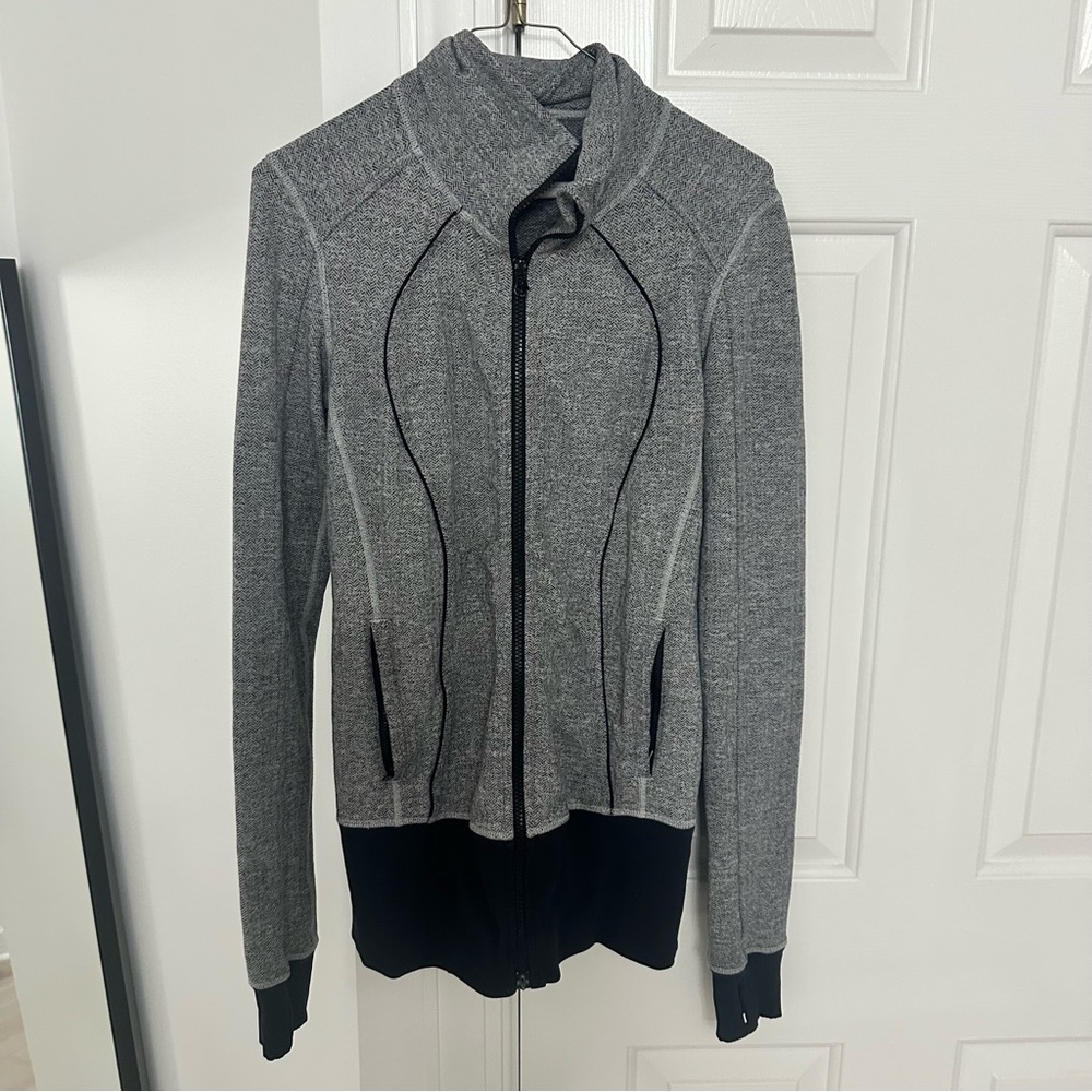 Lululemon Define Heather Gray and Black Jacket - Picture 5 of 6